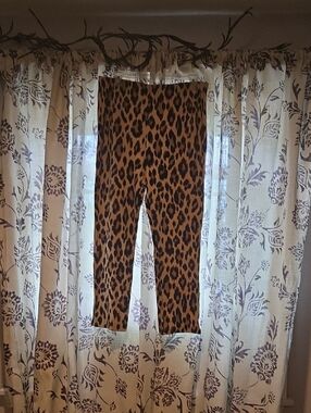 Chicos Size 1.5 Leopard Print Stretch Leggings - Brown & Black